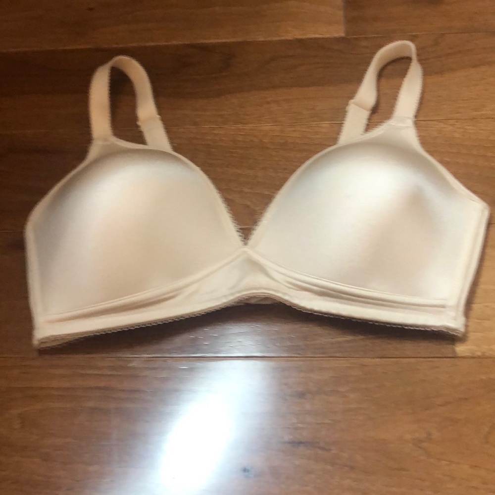 Wacoal lightly padded no wire bra 856192
